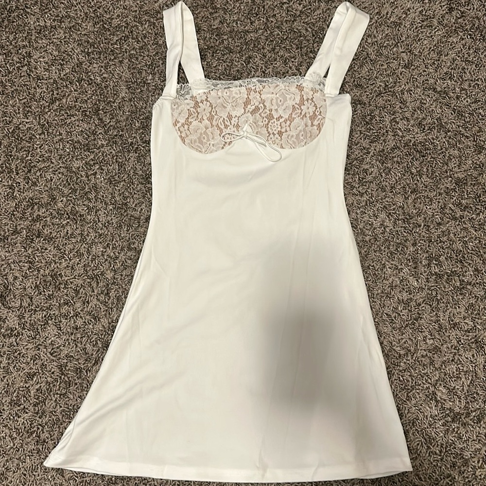 New white dress lace